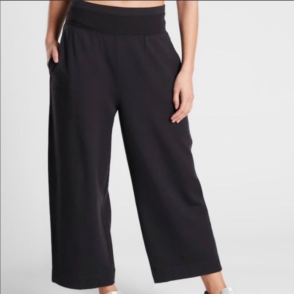 Athleta free flow culotte black pants